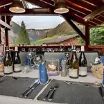 Simply - Chalet Des Montagnes شاليه مورزين